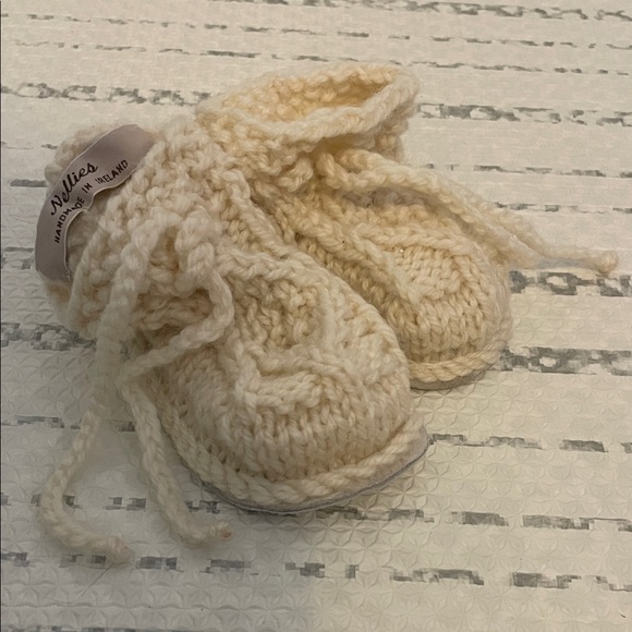 Hand Knit in Ireland Wool Cream Baby Booties - Picture 3 of 4